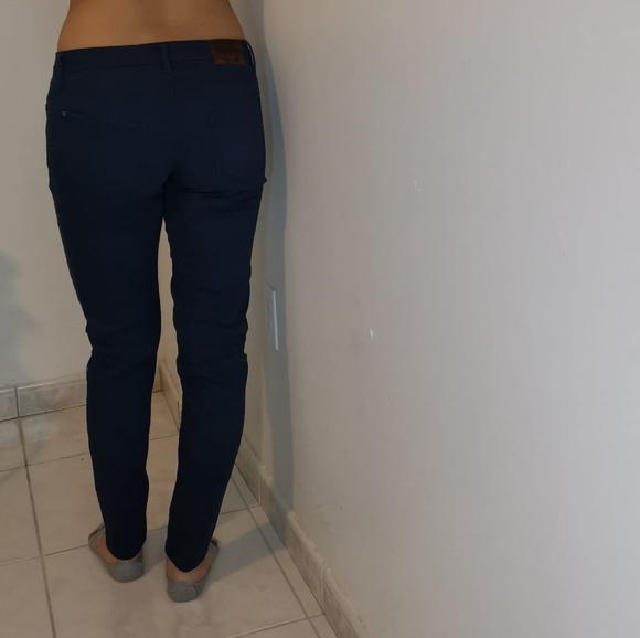 Low-rise navy pants size 8 - Picture 2 of 7